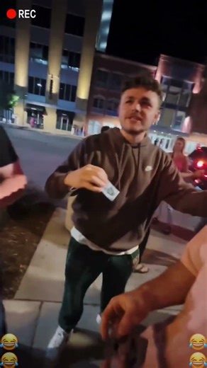 The conversation with the police officer 😂😂 #usa #funny #policeofficer #dialogue