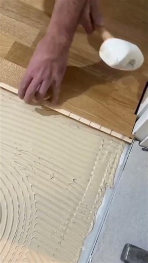 The process of installing PVC boards on the end of the floor is simple, easy and fast.