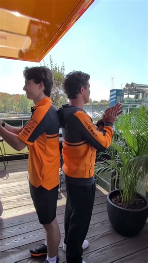 How are they this in sync? 🧠😧