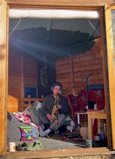 Enjoying the sun play one of my favourite albums ‘Moon Safari’ by Air :) #sax #air #moonsafari