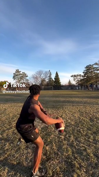 Mastering the Quarterback Throwing Motion for Peak Performance
