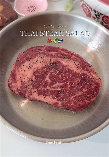 Thai Steak Salad with Suriny Rice Bran Oil Spray