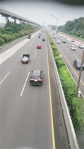 Genuine Highway Views & Soothing Traffic Sounds #highwaytraffic #relaxingvideo #traffic