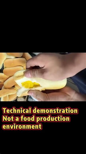 Vertical Filling Precision: How We Inject Long Pastries End-to-End #pastry #machine #factoryproducts