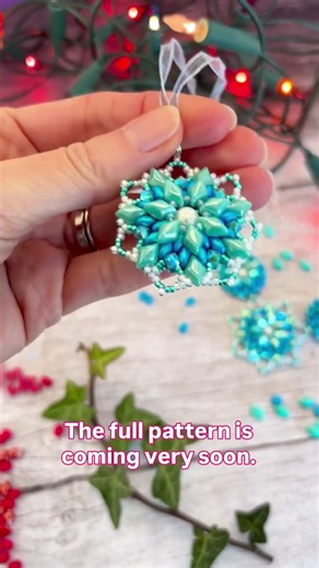 New Beading Pattern: Yuletide Sparkle | Beaded Christmas Ornament, Pendant and Necklace