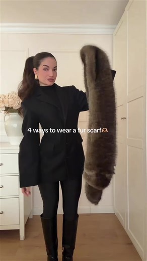 4 ways to wear a fur scarf🫶🏼 #furscarf #fashionhacks #fashiontipps #stylehacks