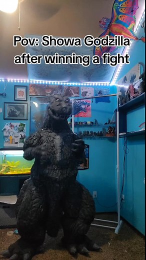 Showa Godzilla Victory Dance: Cosplay Showcase
