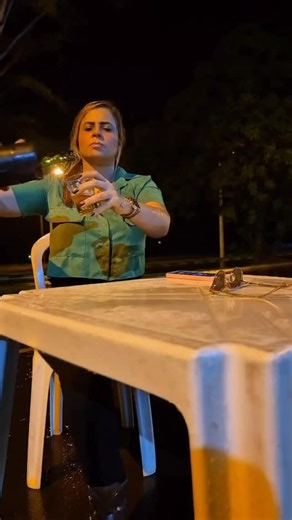 A BOHEMIA CHEGOU… 💃🏾♥️ . . #elainecristtina #sertanejo #viral #modão #meme #humor #chuva #cantora | Elaine Cristtina - Cés