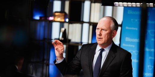 AIG Stock Sinks on CEO’s Surprise Plan to Step Down