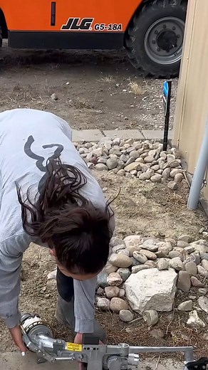 353K views · 14K reactions | What could require such a big tool? #tool #pivot #farm #farming #farmlife #planting #harvest #repair | Laura Farms | Facebook