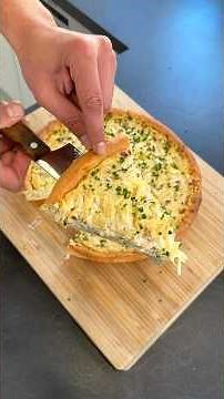 Onion cake😍 You can find the recipe here.👇🏻