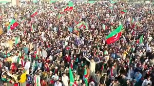 34K views · 2.4K reactions | ڈی جی ISPR کی پریس کانفرنس کے بعد ہمیں یہ جلسہ آرمی اسٹیڈیم میں کرنا چاہئیے تھا، میں اب اعلان کرتا ہوں کہ۔۔۔۔۔۔۔۔۔۔ جنید اکبر کی پشاور جلسے سے سخت تقریر | Siddique Jan | Facebook