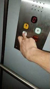 1997 Lenzi hydraulic elevator with a slow leveling when going down @ Palaghiaccio Pinzolo, Italy