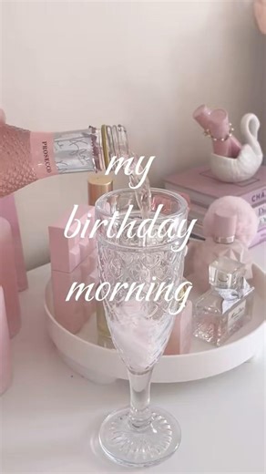 Birthday morning 🧁🎀 #morningroutine #birthday #birthdayvlog