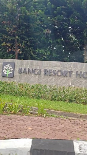 Luxurious Hotel with Private Pool in Bangi Resort | Review