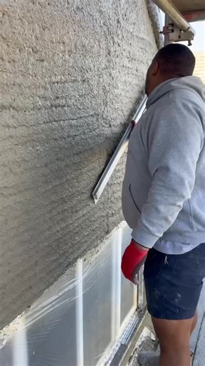 Serrated, rated 👍🏽 this is what we use to rule up our base coat. Great bit of kit. Bonus when using a base coat like Gris, no slumping, rolling! Just filling the low spots up lovely! Do you use a serrated or the old school Darby? Or not use one at all 😳😂 #rendering #rendervate #ewi #prb | Rendervate Rendering LTD