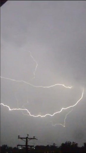 MASSIVE Lightning Storm Turns Night Into DAY