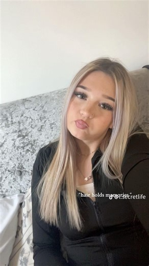 She shaves her head #bald #buzzcutlover #hairstyle #headshave #hair #buzzcut #shavedhair #sidecut