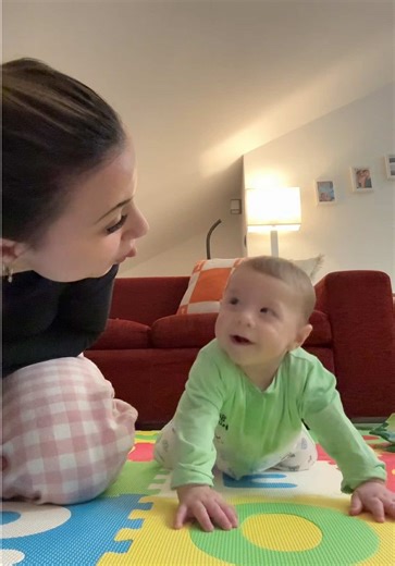 Il mio ometto sta per iniziare a gattonare, stiamo facendo esercizi in questi giorni 💚😍