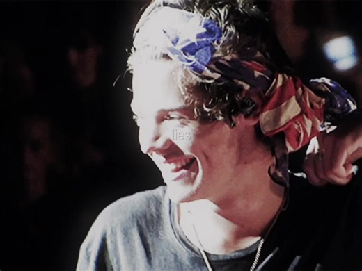 Harry Styles Dancing in Peru: Fun and Energy