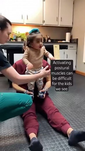 Unlocking the Potential of Standing: ~ Did you know that every time we stand, our muscles engage automatically, a marvel of the human body’s design? However, for children with disabilities, activating these postural muscles can be a challenge. That’s where our specialized approach AKAP WAY comes in. ~ In this video, we dive into the world of therapeutic exercises based on the principles of Cuevas Medek. This innovative method leverages gravity to encourage postural alignment, helping children un