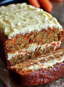“One slice of this magic and you’ll never look at carrot cake the same way again… trust me! 🥕🔥” 𝗙𝗨𝗟𝗟 𝗥𝗘𝗖𝗜𝗣𝗘 𝗕𝗘𝗟𝗢𝗪 👇 | Delish Recipes