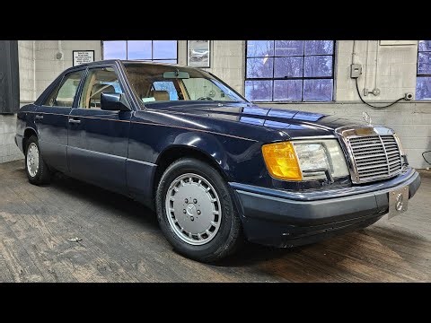 1992 Mercedes-Benz W124 300E 2.6 - Walk Around, Cold Start, Driving