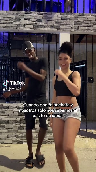 Pasos de Jamal en la Bachata: Aprende y Disfruta