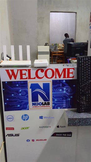 ofaa ofaa kwa wale wote wazee wa vitonga nipo Dell computer complete 💯✅ nakupa kwa sh 280k ram gb8 hdd gb500 kioo nch20 nipo mwanza buzuruga