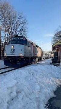 F40PH Friday with NJT 4120 EMD F40PH-2CAT passing by Cranberry Junction #f40phfriday