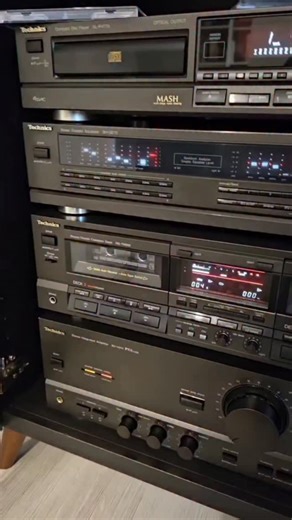 HIFI RETRO on Instagram: "A complete stack, perfectly preserved and always ready to play. Each component is a gem of Japanese engineering from a time when consumer HIFI was reaching true audiophile levels. This system belongs to the era of the Technics MASH series, a key moment in the evolution of the compact disc. At the end of the 80s, early CD players were often criticized for sounding cold or harsh. Technics responded with its MASH technology, for Multi Stage Noise Shaping, a 1-bit conversio