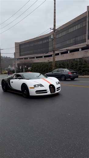 Bugatti Veyron Loud Acceleration + Turbo Sound #bugatti #shorts #youtubeshorts #automobile