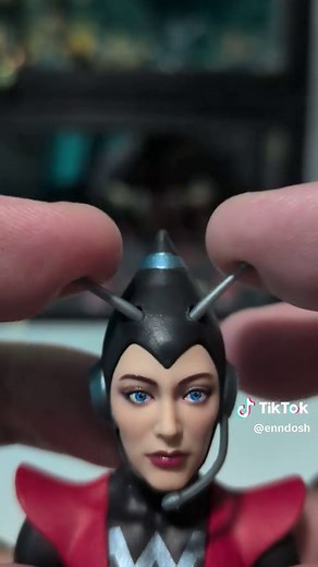 Unboxing Marvel Legends Series Hank Pym (Giant-Man) & Janet Van Dyne (Wasp). #unboxing #posing #giantman #hankpym #goliath #wasp #janetvandyne #marvel #marvelcomics #marvellegend #marvellegends #marvellegendscommunity #marvellegendscollector #marvellegendsfigure #fyp #figtoks #toycollectors #toyhunt #comics #actionfigures #laboratory #scientist #antman #avengers