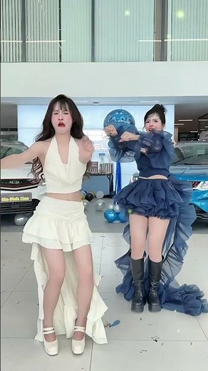 Vê Vê Linh Barbie Tậu Xế Hộp Couple Kỉ Niệm 10 Năm Tình Bạn #veve #linhbarbie #geelycoolray