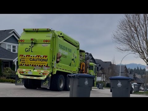 GFL 833098 Mack LR labrie automizer on heavy recycling