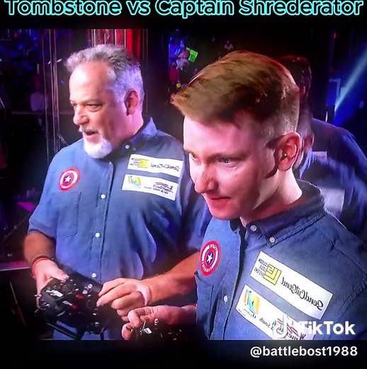 Tombstone vs Captain Shrederator #battlebots #battle #bots #robot #robotwars #war