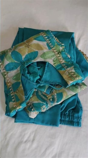 Trending suit design #lace #sleevedesign #trending #design #plazodesign #plazosuit #suit