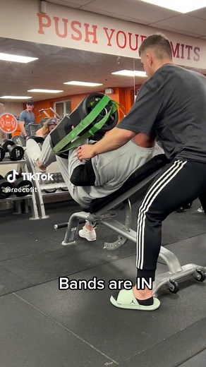 Created some 70’s. Have this as the third main press so i reckon id have the 75’s / 80’s if fresh! #fyp #bodybuilding #pushday