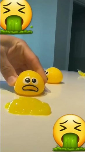 🤮 Vomiting Emoji 🤮