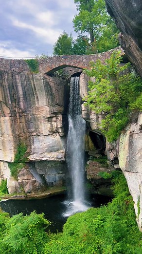 Rock City Gardens is magical! ✨📍Georgia / Chattanooga, Tennessee border #rockcitygardens #georgia #georgiawaterfalls #chattanoogatennessee #tennessee #downtownchattanooga #caves #waterfalls #thingstodotennessee