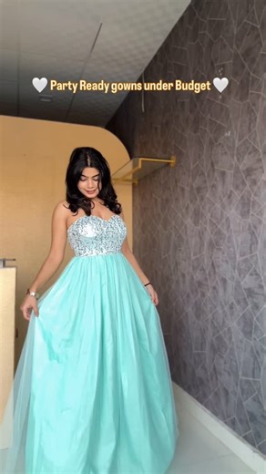 Stylista Closet By Riya on Instagram: "DM to book 💫 Available in S–M Heavy front & back embellished ✨ Padded for perfect fit Free shipping all over India 🚚"