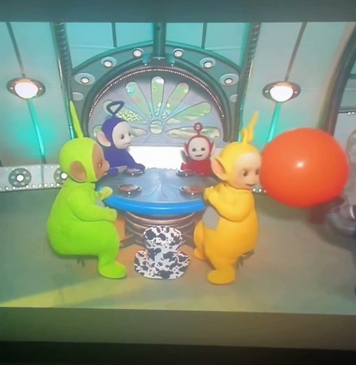 Noo Noo Vacuum Up Laa Laa Big Orange Bouncy Ball.