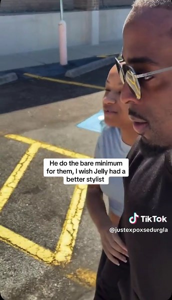 It’s not hard to find somebody who does a good job at hair, not the homegirl or cousin. They need somebody professional, in houston too they definitely could find somebody better. #justbreakfastboss#blacktiktok#hairstylist#houston#braider