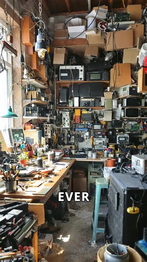 🔥FREE Gaming PC Build Challenge! Watch how I turned e-waste into a working computer 🖥️ From dumpster diving to final boot-up - everything cost $0! 💰 #shorts #pcbuild #freebuild #pcbuilding #techtok #gamingpc #pcmasterrace #computerbuild #RecycledPC #techhacks #freetutorial #pcgaming #buildapc #techtips #computerhacks #pcmods #freepcgame #technology #gaming #diy #techdiy #foryou #tech #viralshorts