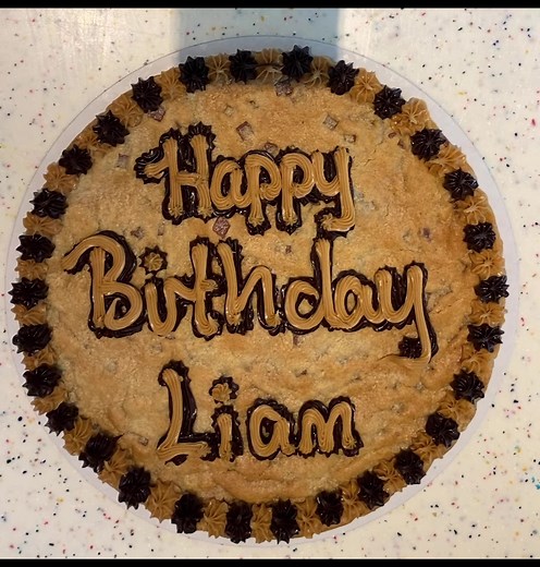 Chocolate and Toffee icing a Dream Combo. #millies #milliescookies #dundee #fyp #cake #birthday #birthdaycake #birthdaycelebration #fypシ゚viral #viral #fypage #viral #thankyou