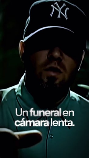 Francisco Ordenes Rivas on Instagram: "2001. Fred Durst lo tenía todo… y ya no quería nada. Boiler no fue un hit, fue un derrumbe grabado: la banda más odiada del planeta convirtiendo el éxito en purgatorio. Fred se da vuelta la gorra, Wes se va, y el nu metal empieza a morir. Un funeral con guitarras en C#. Y si alguna vez diste todo a quien no supo qué hacer contigo… entonces Boiler, también es tuya. #Boiler #LimpBizkit #NuMetal #FredDurst #WesBorland"