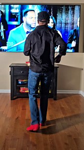 🔥 30-Second Speed Drill for Faster Salsa 🔥 Struggling to keep up when the DJ plays fast salsa songs at parties? This 30-second speed drill is designed to train your feet, timing, and coordination so you can dance faster without losing control. ⏱️ Just 30 seconds 🕺 Built for real social dancing 🎶 Perfect for fast salsa music How it works: This drill helps your body: • React faster to the music • Stay on time at higher speeds • Feel relaxed instead of rushed • Dance with confidence at salsa pa