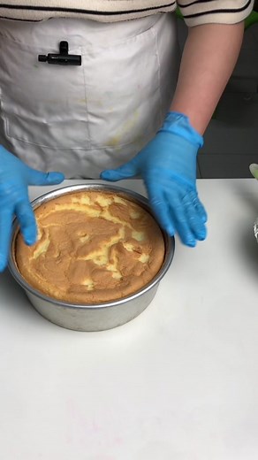 #tiktok #fouryou #cake #beautifullcake #fyp #beautifullcakes #diycake #pipingbuttercream #cakepiping