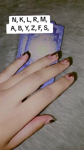 Understanding the Queen of Swords Tarot Card Meaning