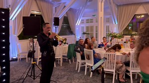 . 🔊⭐️ Veselie mare la Gura Humorului! ⭐️🔊 . Ne-am distrat frumos și în această seară!🥂 . 🔊🔊🔊 . Moment de la nunta prietenilor: . 🤗Cosmin ❤️ Livia 🤗 | Formatia AxA